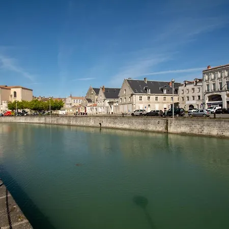 Maison Avec Piscine Et Garage A 2 Pas Du Vieux Port Hotel