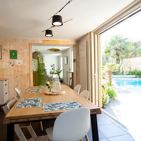호텔 Maison Avec Piscine Et Garage A 2 Pas Du Vieux Port 4*