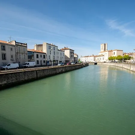 酒店 Maison Avec Piscine Et Garage A 2 Pas Du Vieux Port 4*